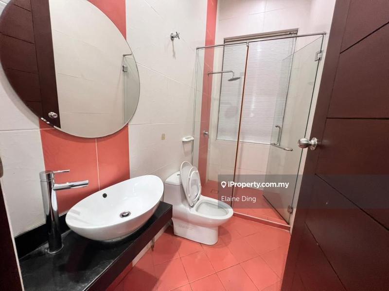 Bungalow House for Sale in Bluwater Estate of The Mines Resort City, Seri Kembangan by Elaine Ding - iProperty.com.my