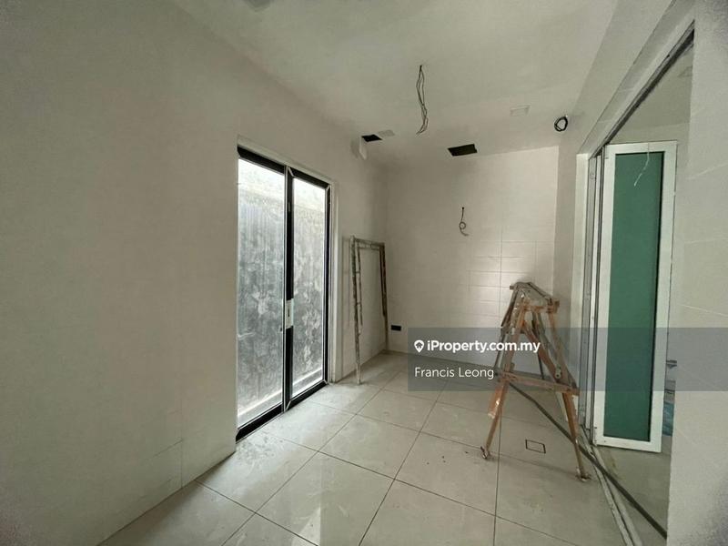 Rumah Berkembar untuk Dijual di Kinrara Residence, Puchong oleh Francis Leong - iProperty.com.my