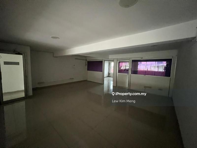 For Rent - 1.5 Storey Ground Floor Shop / Taman Kepong, Kepong