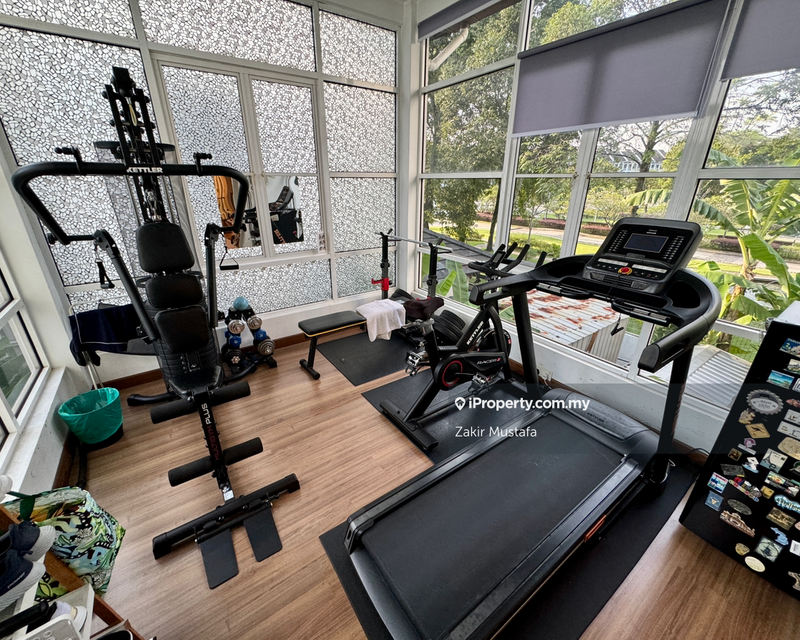 Rumah Berkembar untuk Dijual di Seksyen 13, Shah Alam oleh Zakir Mustafa - Mini gym with view - iProperty.com.my