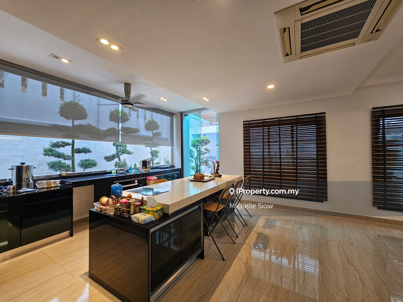 Rumah Berkembar untuk Dijual di Batu 9, Cheras oleh Michelle Siow - iProperty.com.my