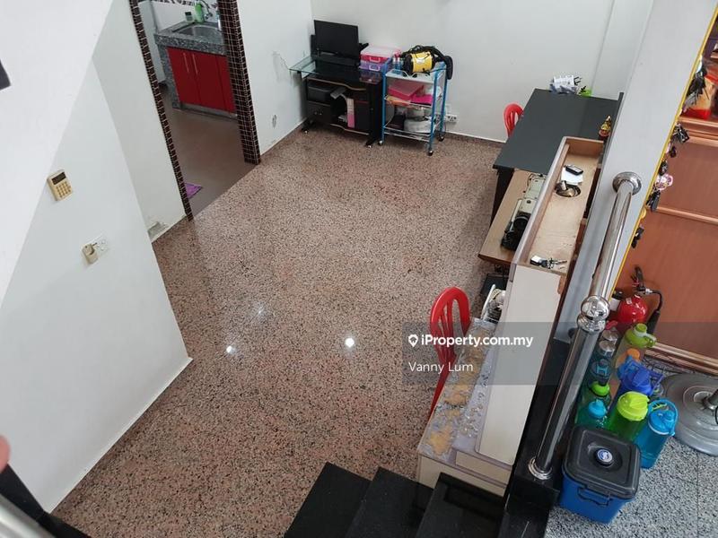 Rumah Teres 2-Tingkat untuk Dijual di Taman Bukit Serdang, Seri Kembangan oleh Vanny Lum - iProperty.com.my