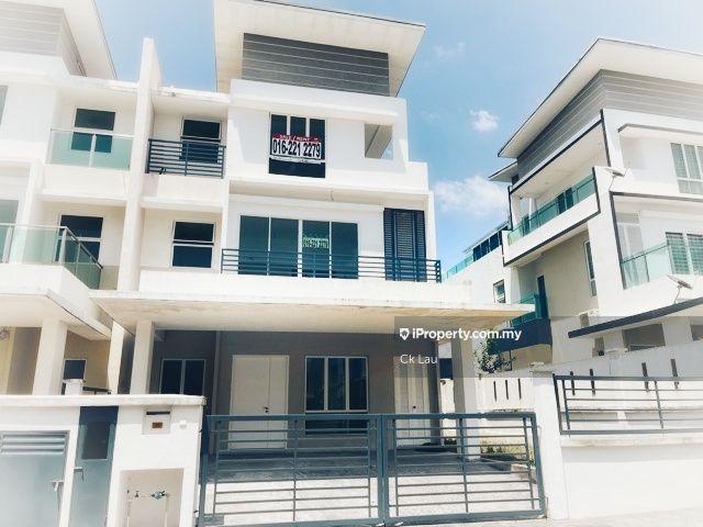 Semi-Detached House untuk Dijual di Rawang, Selangor oleh Ck Lau - iProperty.com.my