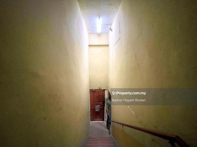 Gudang untuk Dijual di Seksyen 33, Shah Alam oleh Badrul Hisyam Roslan - iProperty.com.my