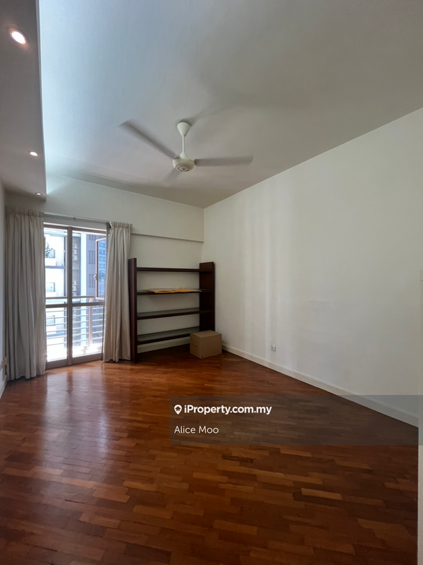 For Sale - Hampshire Park Condominium