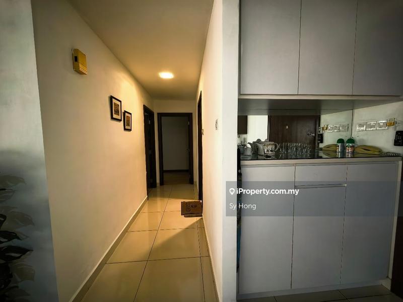 Service Residence for Rent in Regalia Residence by Sy Hong - iProperty.com.my