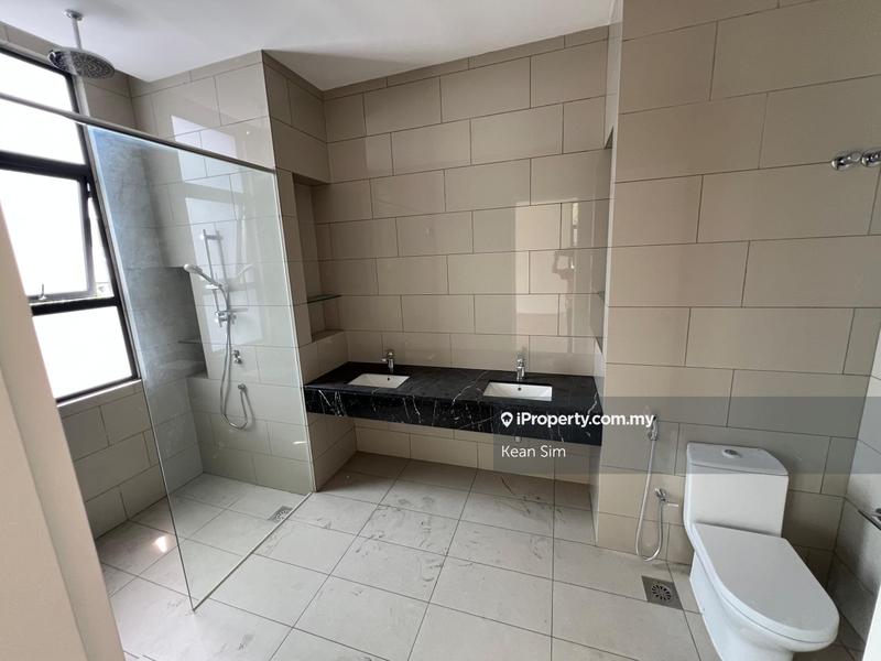 Rumah Berkembar untuk Dijual di Bukit Rimau, Shah Alam oleh Kean Sim - iProperty.com.my