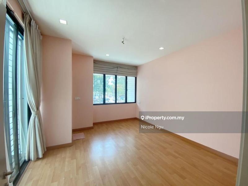 3-storey Terraced House for Sale in Perdana Residence 2, Batu Caves by Nicole Ngu - iProperty.com.my