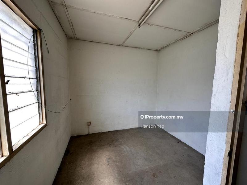 Rumah Berangkai 2 Tingkat untuk Dijual di Balakong Freehold Terrace Low cost bukit belimbing, Balakong oleh Hanson Yap - iProperty.com.my