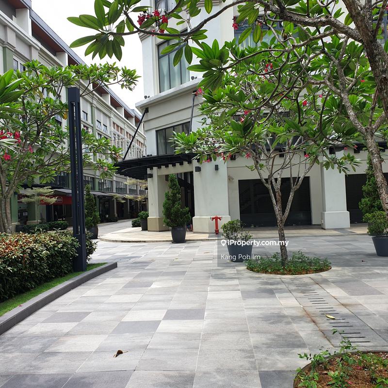 For Rent - Plaza Arkadia