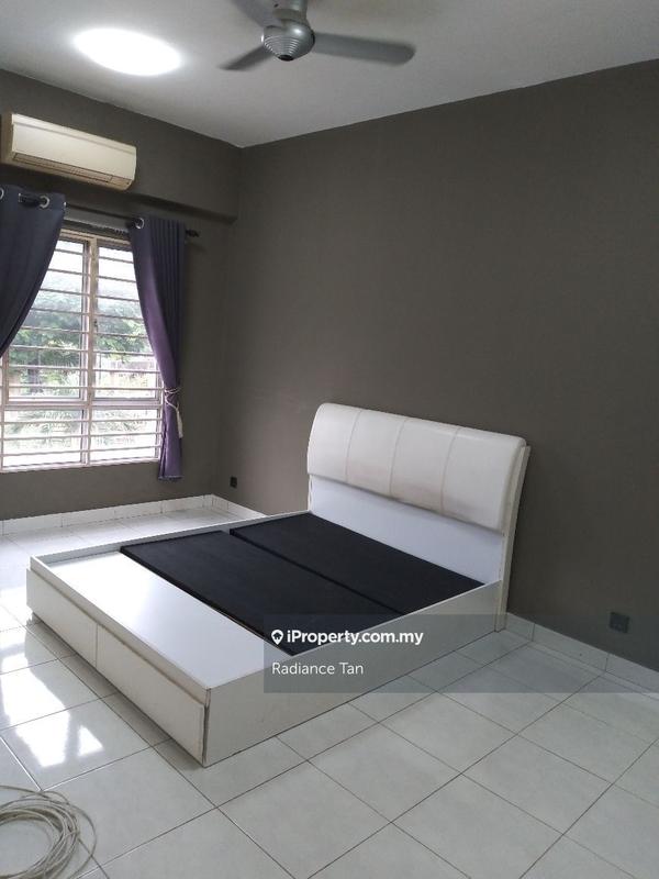 Townhouse for Sale in Kayu Ara, Selangor by Radiance Tan - iProperty.com.my