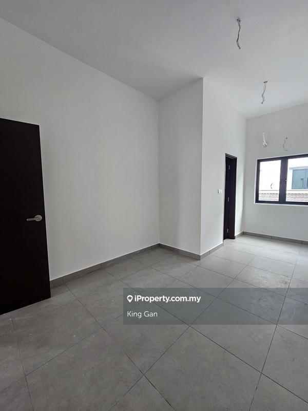 Rumah Berangkai 3 Tingkat untuk Dijual di Batu 9, Cheras oleh King Gan - iProperty.com.my
