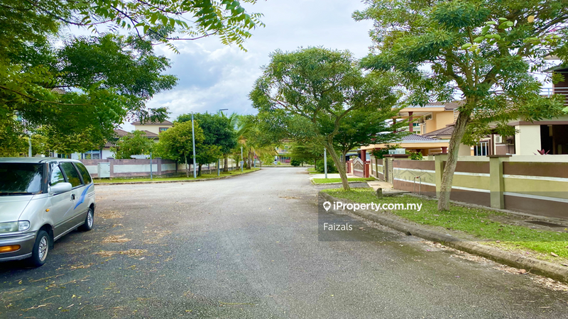 Banglo untuk Dijual di Warisan Puteri, Sikamat, Sikamat oleh Faizals - iProperty.com.my