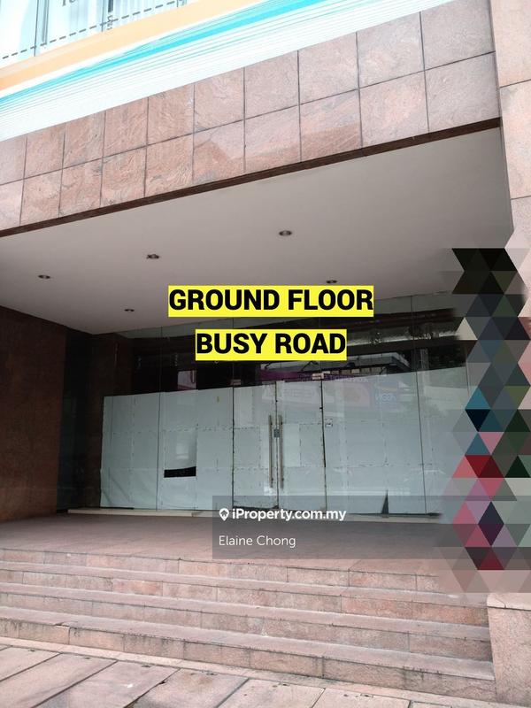 For Rent - [LRT] Ground floor - Busy road (medical, showroom, FNB)