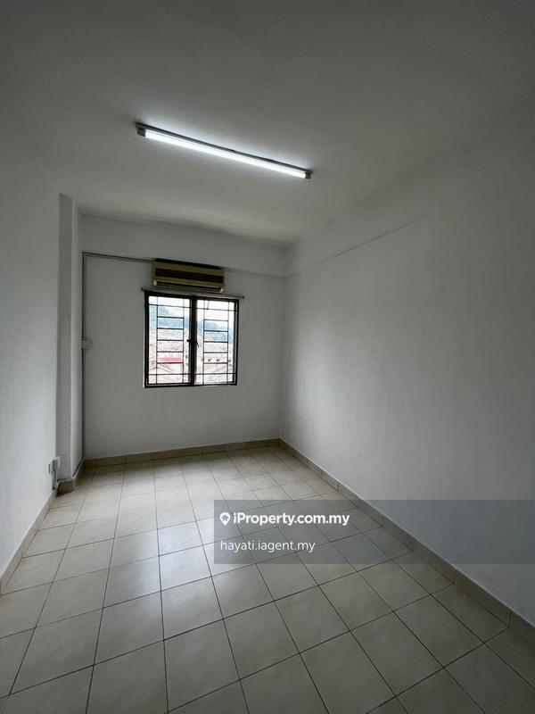 Condominium for Sale in Pangsapuri Saujana Gombak by hayati.iagent.my - iProperty.com.my