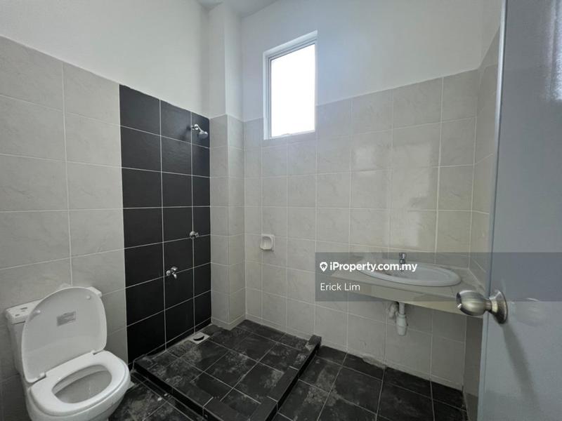 Rumah Berangkai 2 Tingkat untuk Dijual di Taman Cheng Setia, Cheng oleh Erick Lim - iProperty.com.my