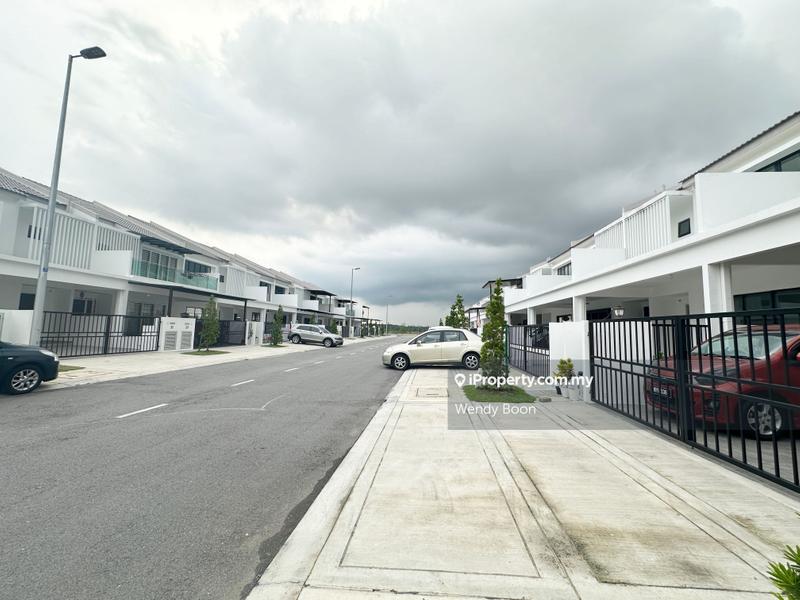 2-storey Terraced House for Sale in Sejati Lakeside, Cyberjaya, Cyberjaya by Wendy Boon - iProperty.com.my