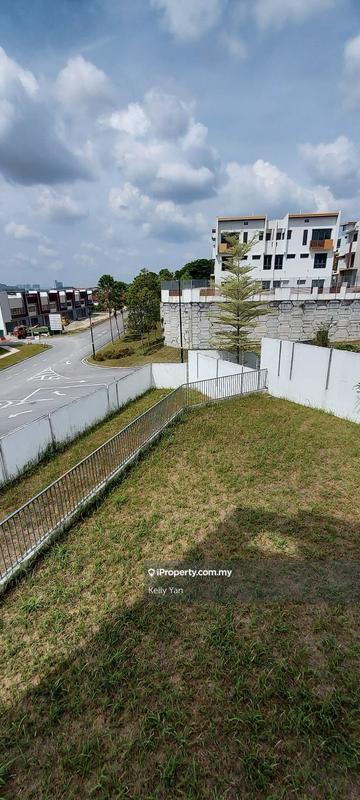 Rumah Berkembar untuk Dijual di Bandar Sungai Long, Selangor oleh Kelly Yan Kai Lit - iProperty.com.my