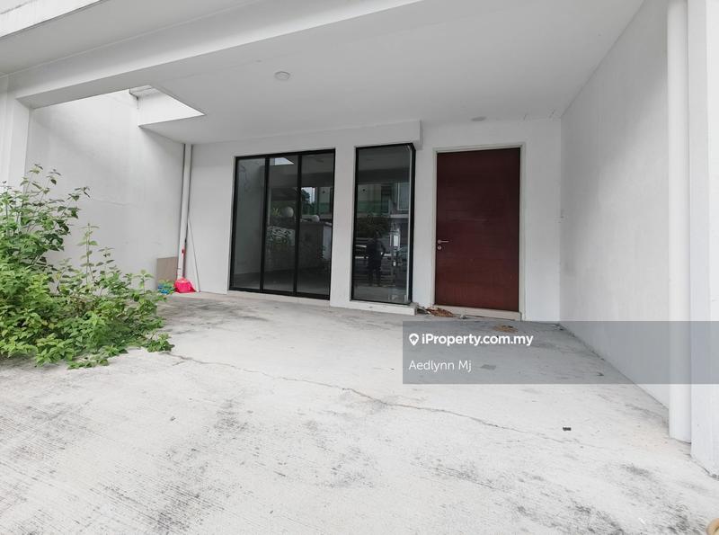 Rumah Teres 2.5-Tingkat untuk Dijual di Puchong, Selangor oleh Aedlynn Mj - iProperty.com.my
