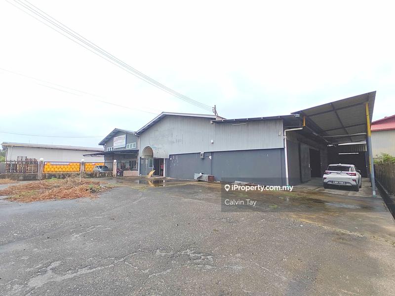 For Rent - 2 Storey Semi D Industrial Warehouse (4800 sqft) at Pending Industrial Estate, Kuching