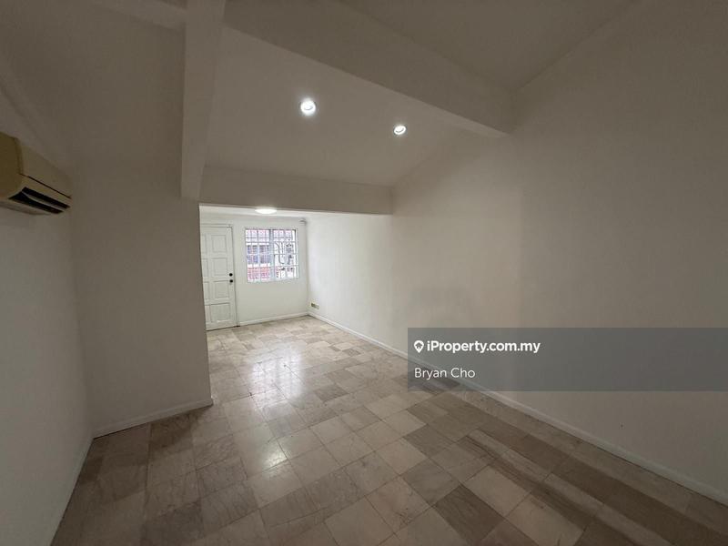 Rumah Berangkai 2 Tingkat untuk Dijual di SS12, Subang Jaya oleh Bryan Cho - iProperty.com.my