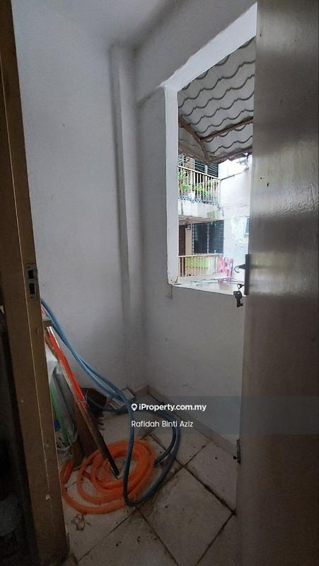 Flat for Sale in Flat Pandan Jaya by Rafidah Aziz - ruang letak mesin basuh - iProperty.com.my