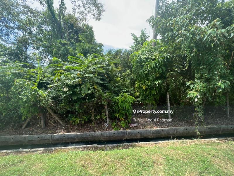 Tanah Kediaman untuk Dijual di Teluk Kemang, Port Dickson oleh Tunku Abdul Rahman - iProperty.com.my