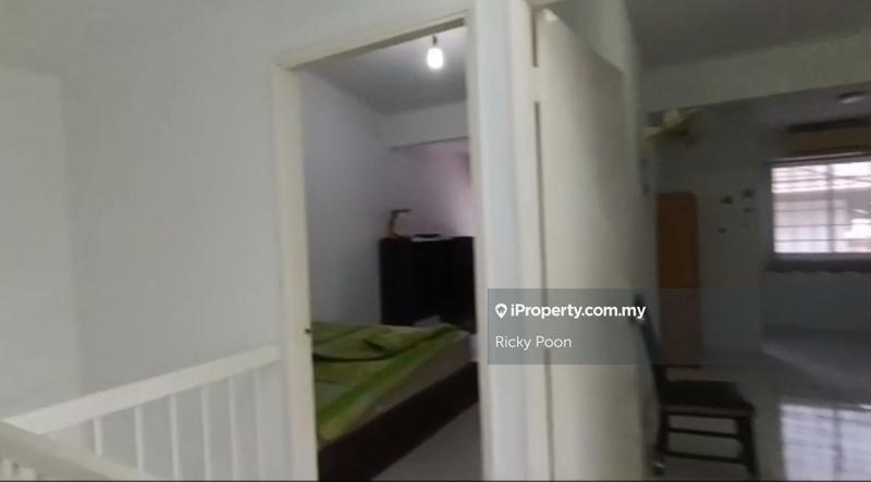 Rumah Teres 2-Tingkat untuk Dijual di Taman Sungai Besi Indah, Seri Kembangan oleh Ricky Poon - iProperty.com.my