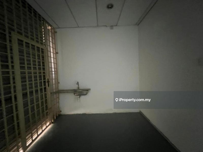 Shop for Sale in Tampoi, Johor by Cora Loh - iProperty.com.my