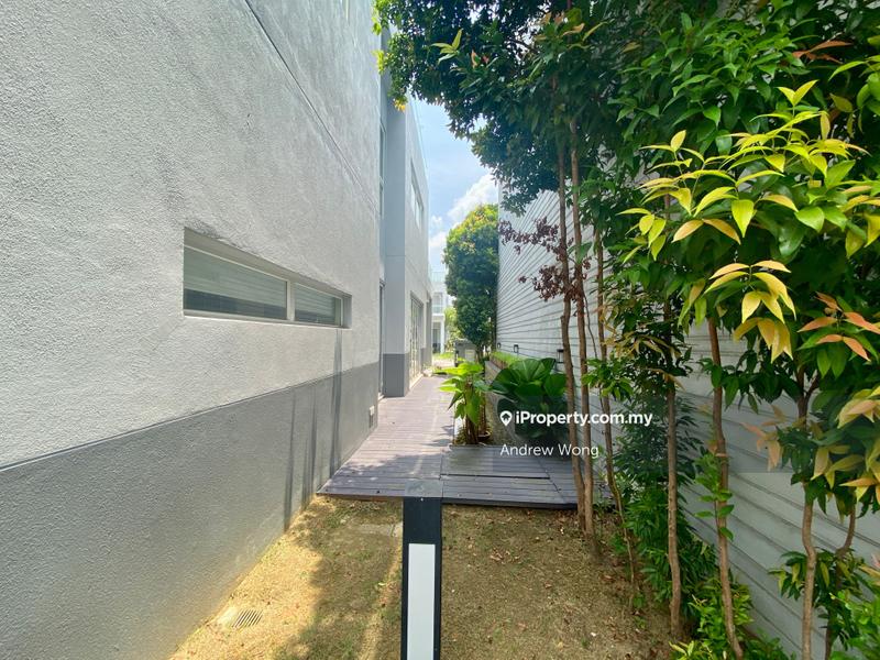 Bungalow House untuk Dijual di Lakefront Villa, Cyberjaya oleh Andrew Wong - iProperty.com.my