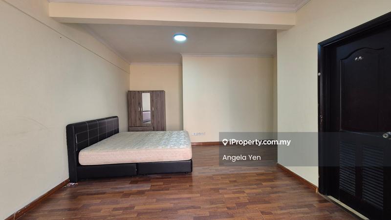Condominium for Sale in Marina Court Resort Condominium by Angela Yen - Bedroom - iProperty.com.my