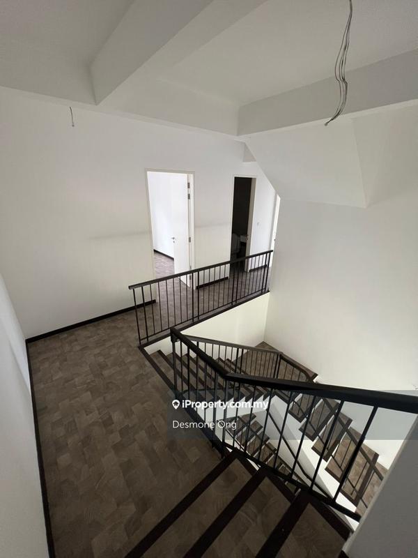 3.5-storey Terraced House for Sale in Taman Bukit Serdang, Seri Kembangan by Desmone Ong - iProperty.com.my