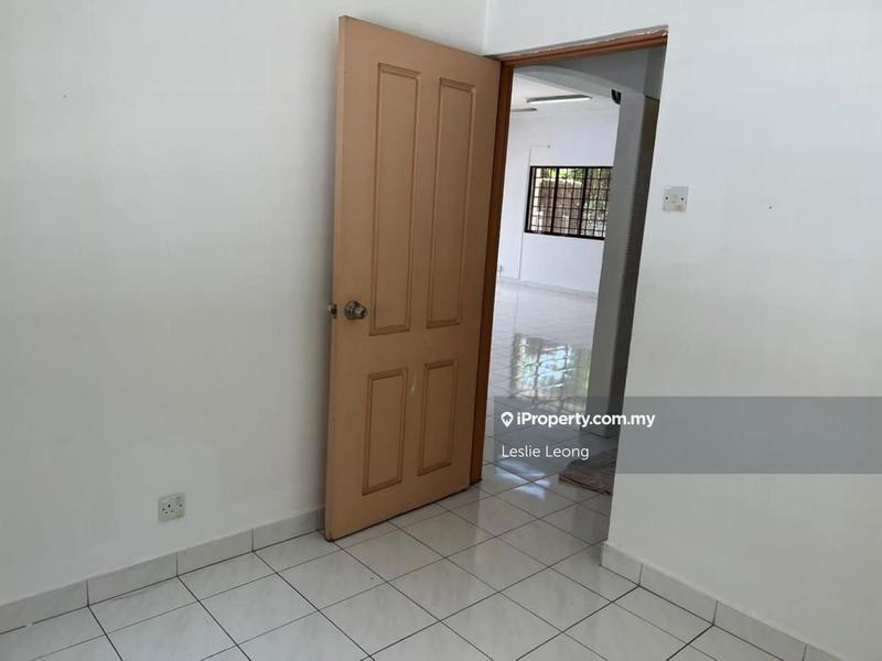 Bungalow House for Sale in Bandar Country Homes, Rawang by Leslie Leong - iProperty.com.my