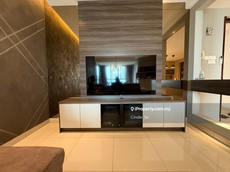 For Sale - Lake Point Residence