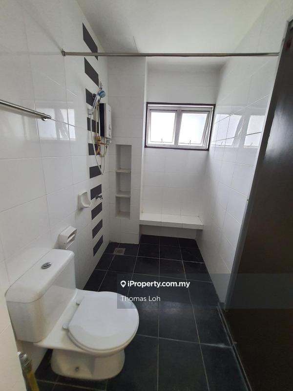 Condominium for Sale in Lagoon Suites by Thomas Loh - iProperty.com.my