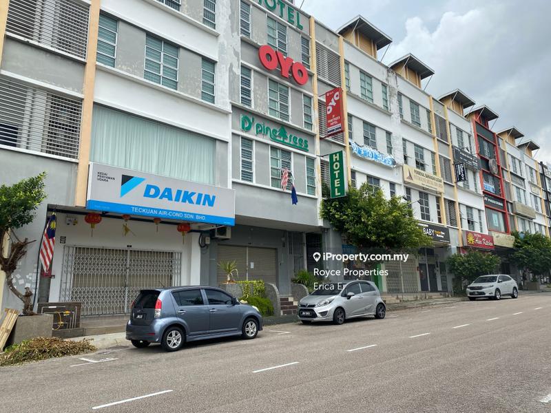 For Rent - Taman Desa Tebrau (Original Condition) Facing Main Road