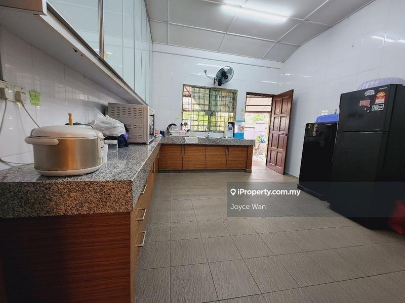 Bungalow House for Sale in Seksyen 5, Petaling Jaya by Joyce Wan - iProperty.com.my