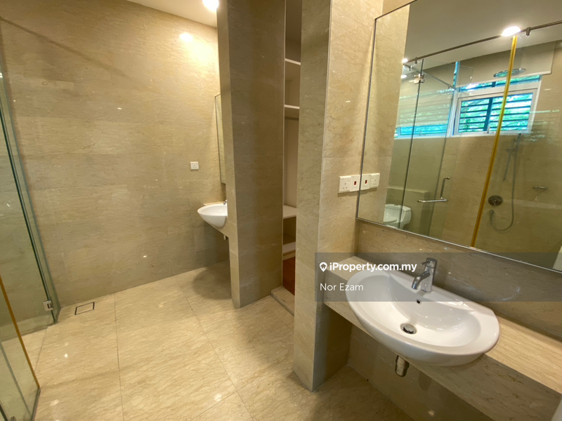 For Sale - Kenny Hills Residence