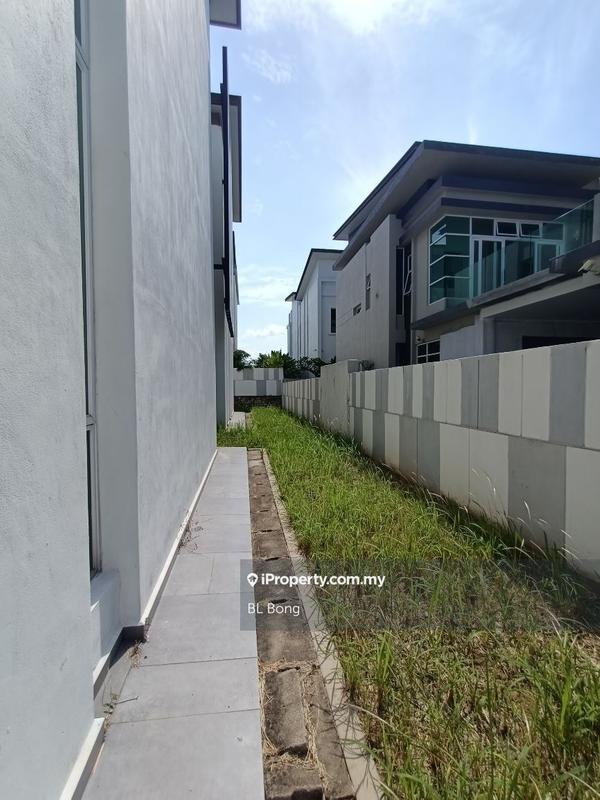Banglo untuk Dijual di Taman Saujana Heights, Bukit Katil oleh BL Bong - iProperty.com.my