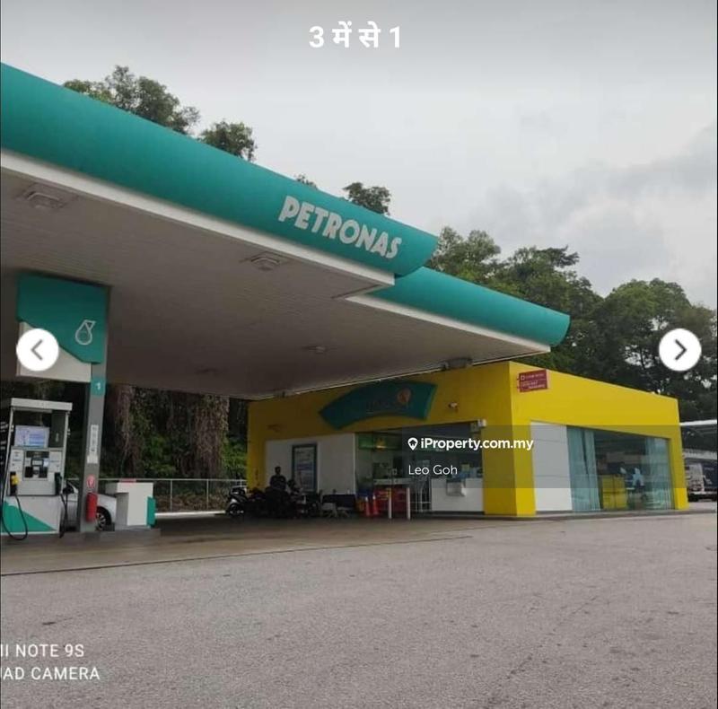 For Sale - Seremban 2 Lake view Square 26x80 facing mainroad Hightraffic freehold