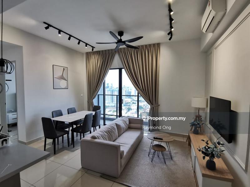 SPACIOUS LIVING HALL FACING TRX