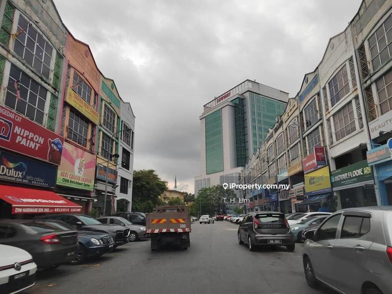 Shop for Rent in Seksyen 9, Shah Alam by T. H. Lim - iProperty.com.my