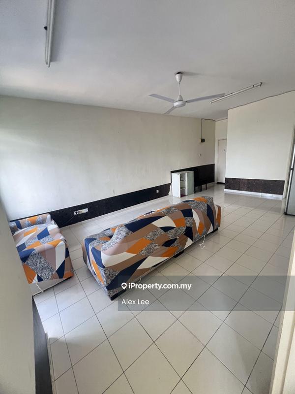Apartment for Rent in Pangsapuri Lagoon Perdana by Alex Lee - Living Room - iProperty.com.my