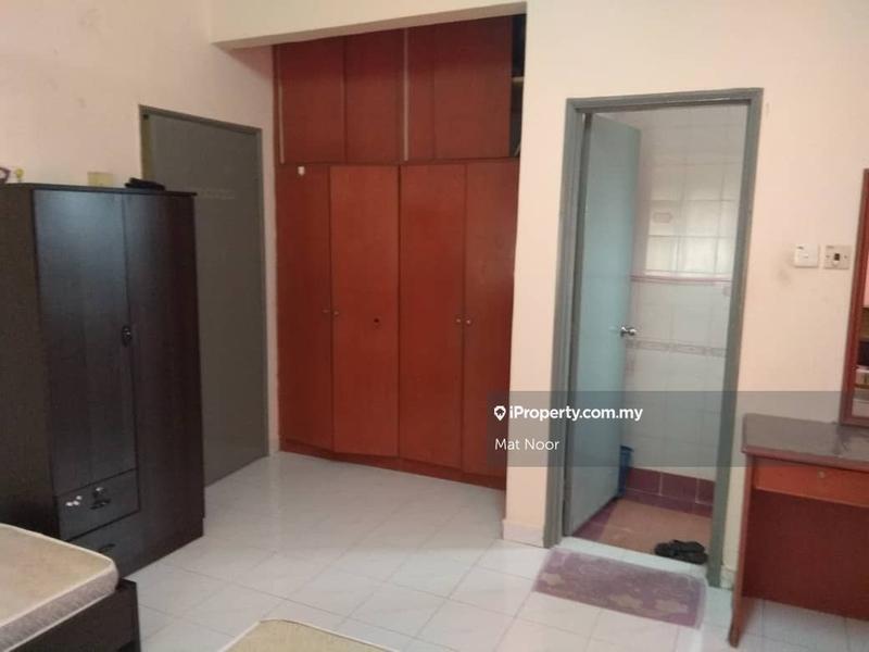 Rumah Berangkai 2 Tingkat untuk Dijual di Seksyen 7, Shah Alam oleh Mat Noor - iProperty.com.my