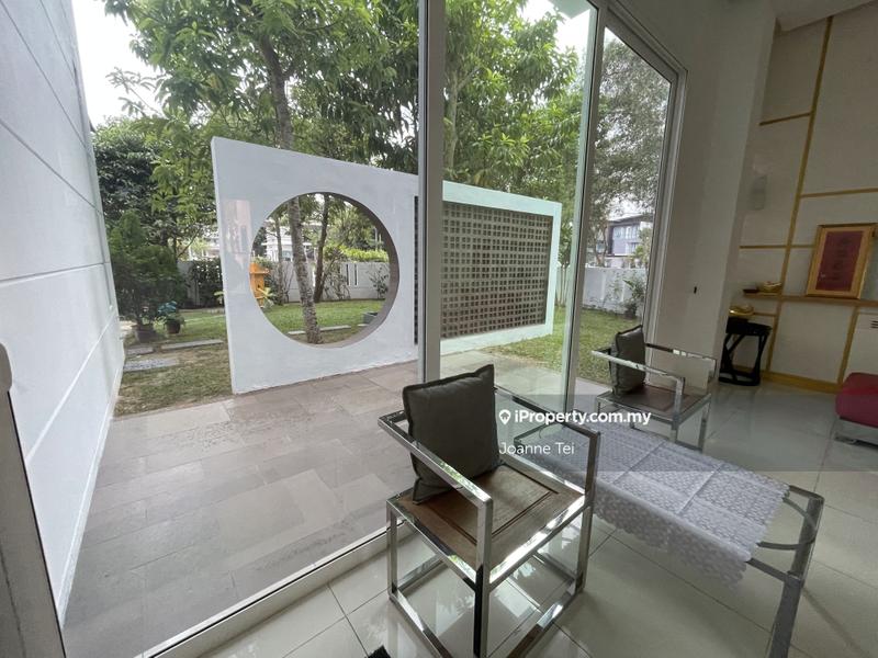 Bungalow House for Sale in Perdana Lakeview East, Cyberjaya, Cyberjaya by Joanne Tei - iProperty.com.my
