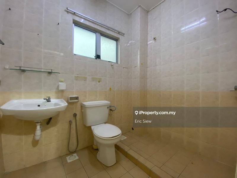 Rumah Berkembar untuk Dijual di Sungai Long, Bandar Sungai Long oleh Eric Siew - iProperty.com.my