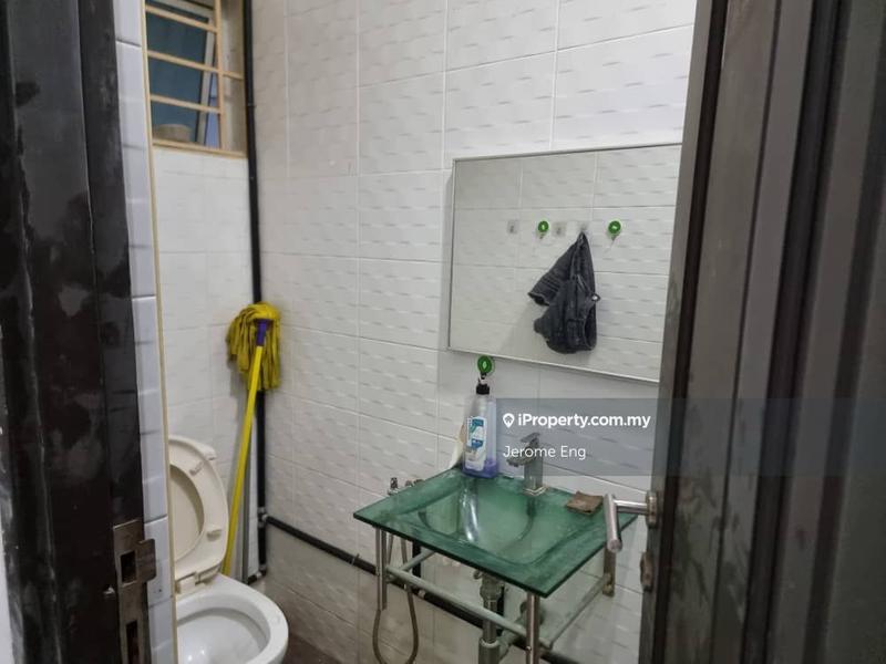 Rumah Berkembar untuk Dijual di Pantai Jerejak, Bayan Lepas oleh Jerome Eng - iProperty.com.my