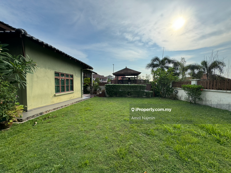 Bungalow House for Sale in Seksyen 8, Shah Alam by Amril Najmin - iProperty.com.my