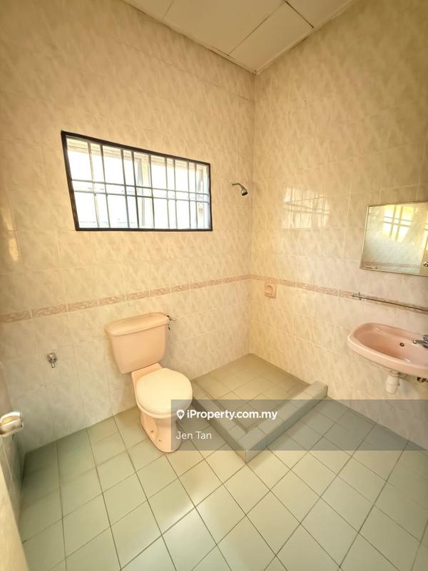 Rumah Berangkai 2 Tingkat untuk Dijual di Bukit Jelutong, Shah Alam oleh Jen Tan - iProperty.com.my