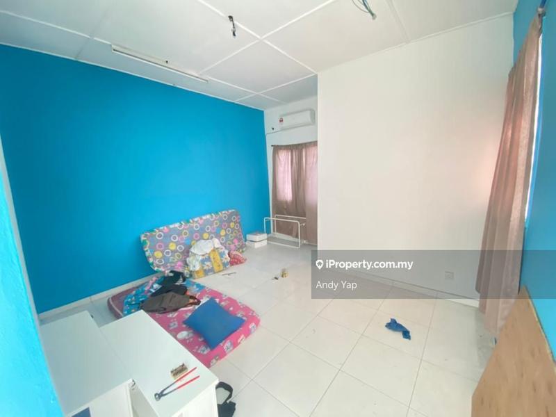 Rumah Teres 2.5-Tingkat untuk Dijual di Bandar Country Homes, Rawang oleh Andy Yap - iProperty.com.my